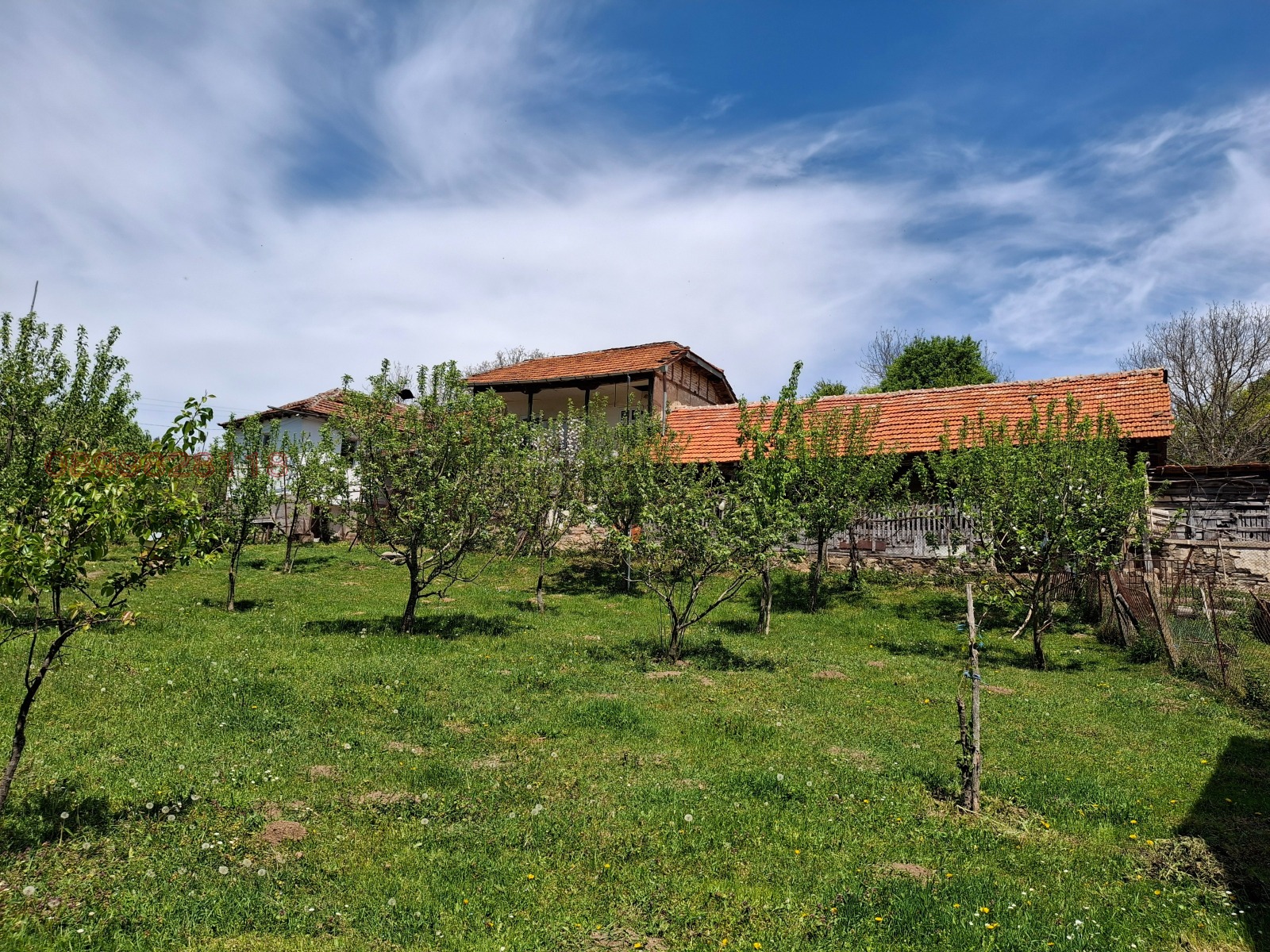 Продава КЪЩА, с. Горна Врабча, област Перник