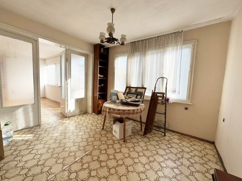 Продава 3-СТАЕН, гр. Велико Търново, Център, снимка 3 - Апартаменти - 53008198