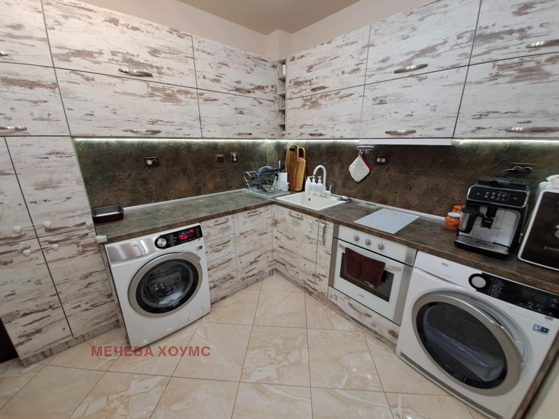 In vendita  2 camere da letto Stara Zagora , Samara 3 , 80 mq | 91120363