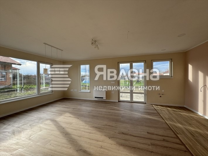 Продава КЪЩА, с. Граф Игнатиево, област Пловдив, снимка 2 - Къщи - 54336858