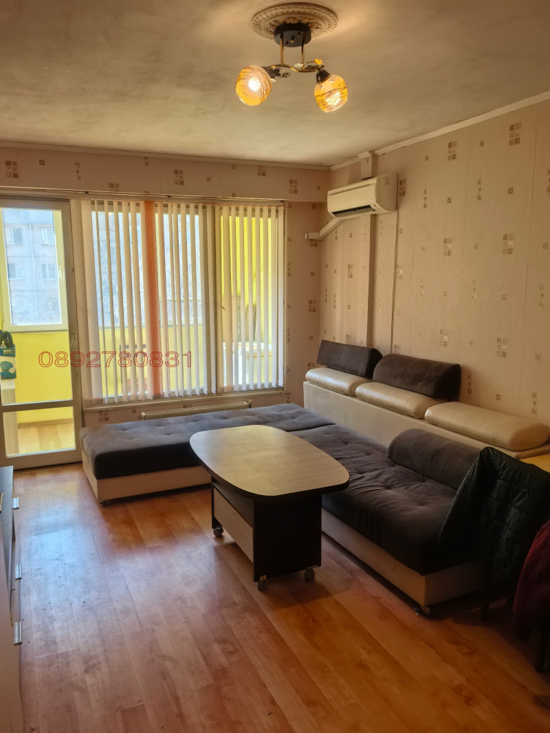 Продава 2-СТАЕН в град Пазарджик, Устрем - 61 кв.м / 63 912 € » 125 001.01 лв.