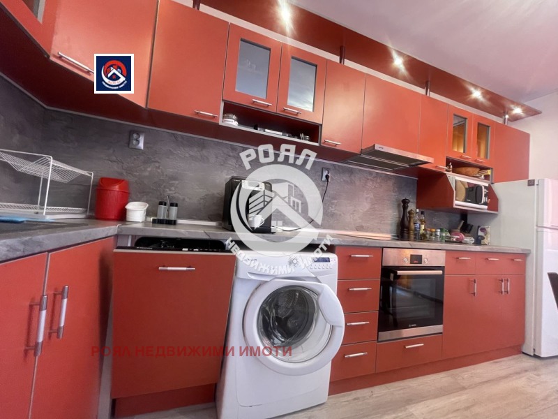 Продава 3-СТАЕН, гр. Пловдив, Прослав, снимка 2 - Апартаменти - 53103475