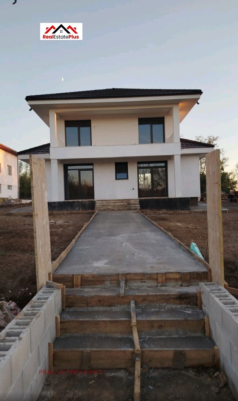 Продава КЪЩА, област Плевен, с. Гривица • 275000 € / 537853.25 лв. • 40764664 1