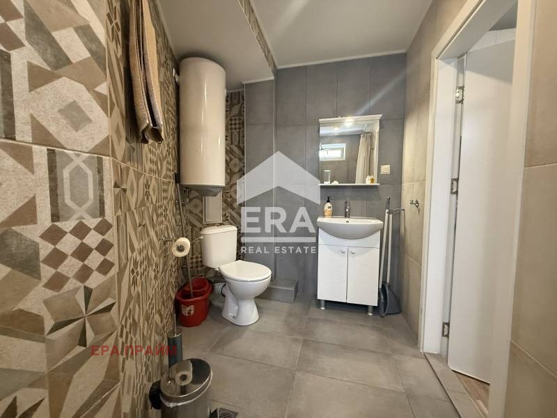 Продава МНОГОСТАЕН, гр. Варна, Център, снимка 5 - Апартаменти - 54708842