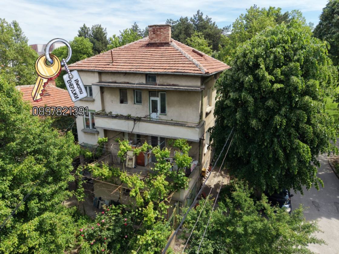 Продава КЪЩА, гр. Плевен, Широк център, снимка 3 - Къщи - 54272463