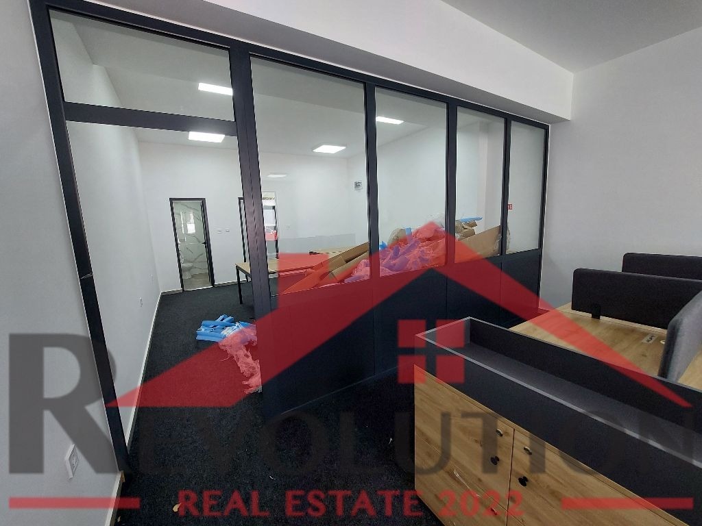 Продава МАГАЗИН, гр. Кърджали, Център, снимка 2 - Магазини - 50374144