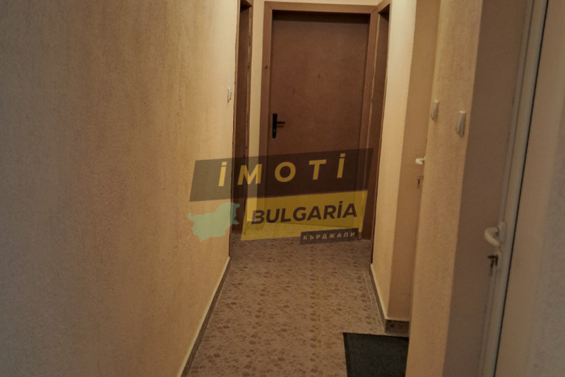 Продава КЪЩА, с. Звъника, област Кърджали, снимка 3 - Къщи - 53145679