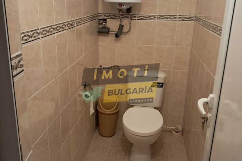 Продава КЪЩА, с. Звъника, област Кърджали, снимка 12 - Къщи - 53145679