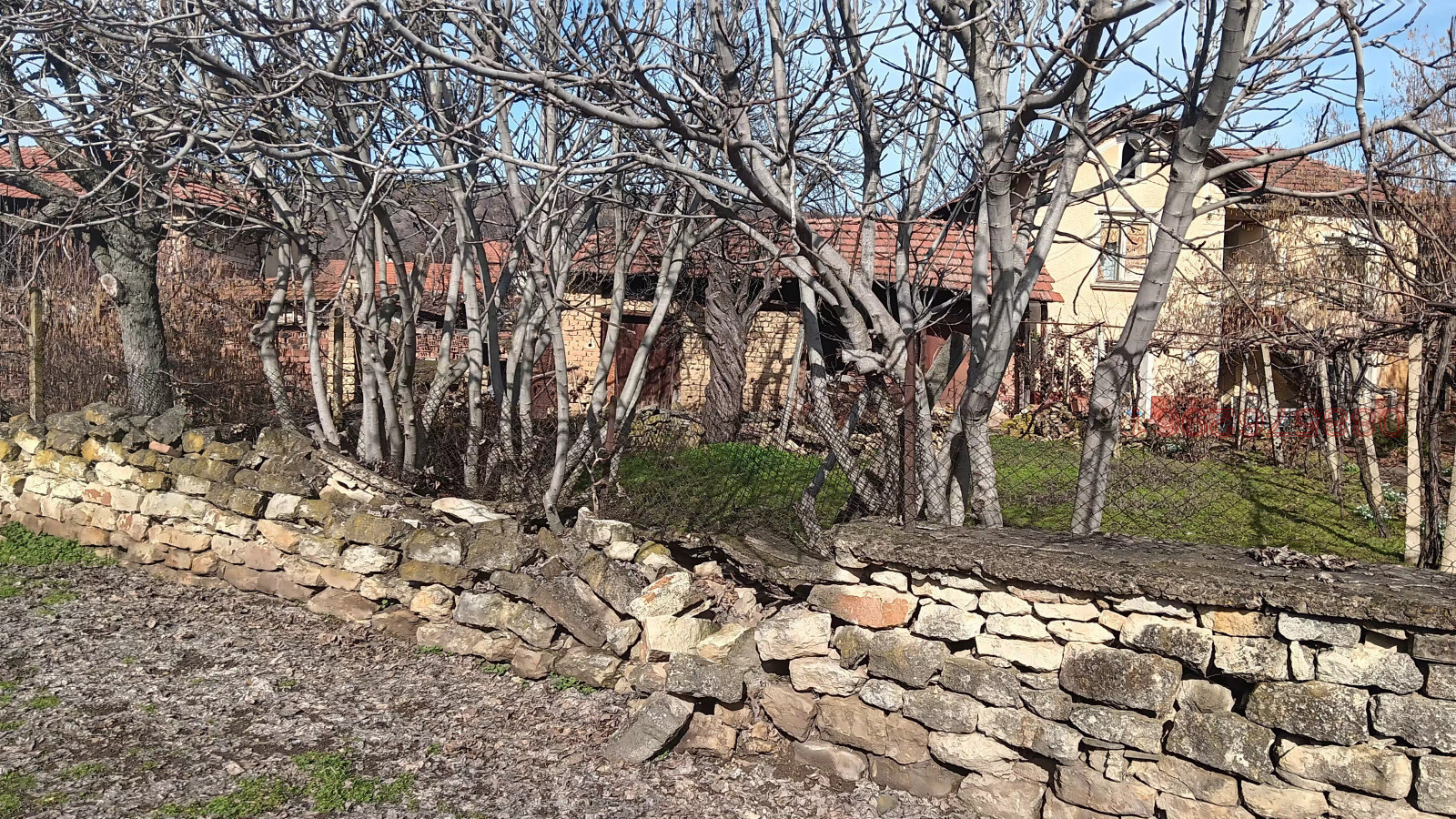 Продава КЪЩА, с. Слатина, област Ловеч