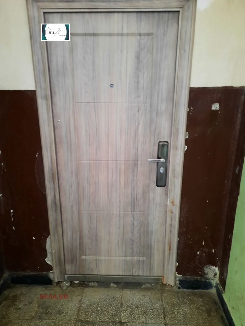 Продава  2-стаен област Перник , гр. Радомир , 65 кв.м | 98894415
