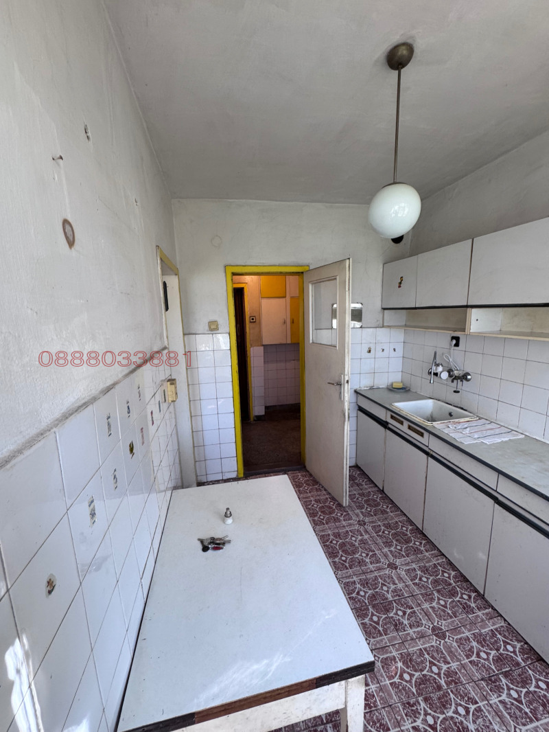 Продава 4-СТАЕН, гр. Търговище, Вароша, снимка 3 - Апартаменти - 52779075