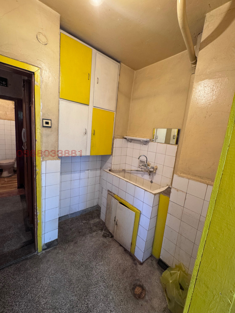 Продава 4-СТАЕН, гр. Търговище, Вароша, снимка 2 - Апартаменти - 52779075