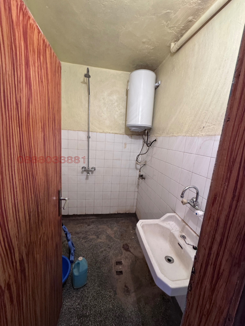 Продава 4-СТАЕН, гр. Търговище, Вароша, снимка 7 - Апартаменти - 52779075