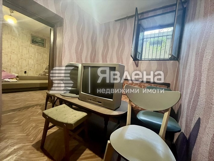 Продава ЕТАЖ ОТ КЪЩА, гр. Пловдив, Център, снимка 3 - Етаж от къща - 52852396