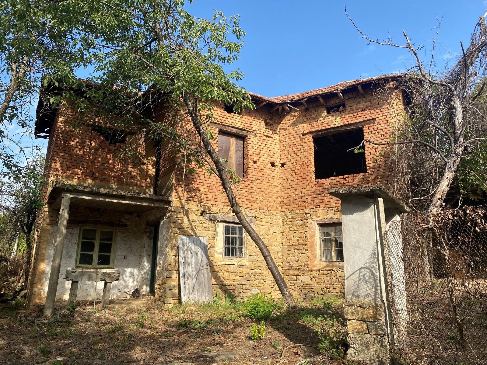 Продава КЪЩА, с. Славейково, област Габрово, снимка 2 - Къщи - 51785736