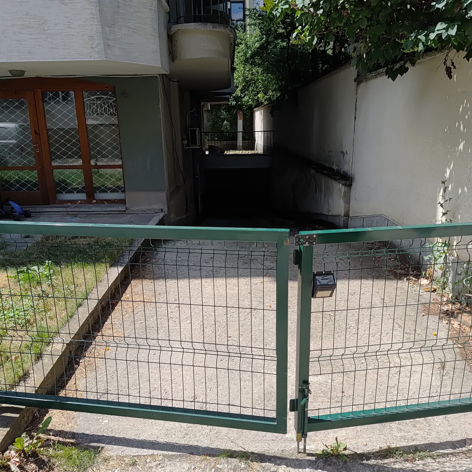 Продава ГАРАЖ, ПАРКОМЯСТО, гр. София, Витоша, снимка 4 - Гаражи и паркоместа - 55391401
