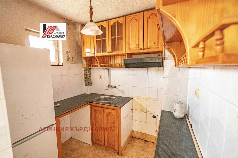 Продава 3-СТАЕН, гр. Кърджали, Център, снимка 9 - Aпартаменти - 48808693