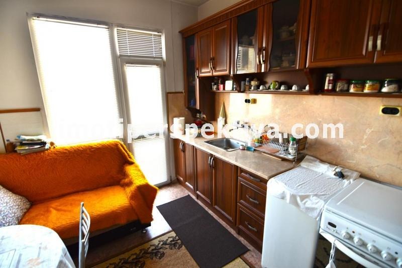 Продава 3-СТАЕН, гр. Пловдив, Кючук Париж