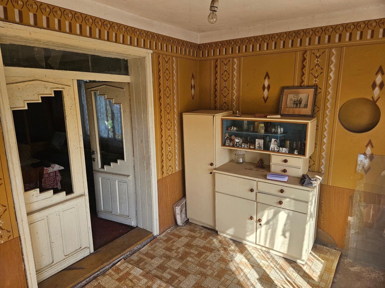 Продава КЪЩА, с. Кутово, област Видин, снимка 8 - Къщи - 55900901