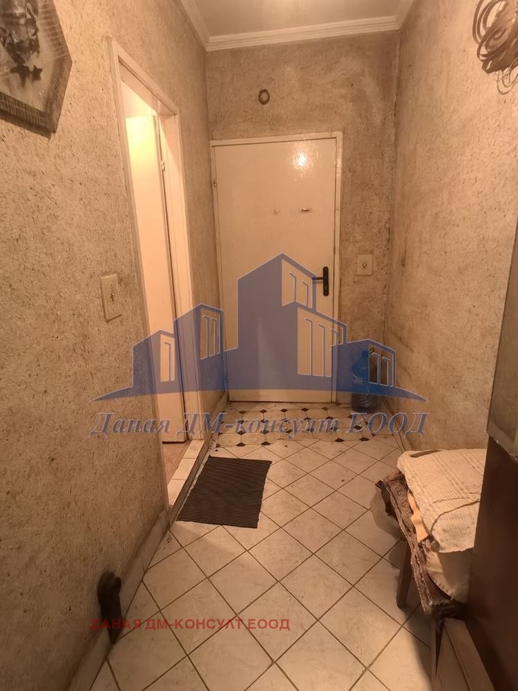 Продава 2-СТАЕН, гр. Шумен, Боян Българанов 1, снимка 10 - Апартаменти - 55522305