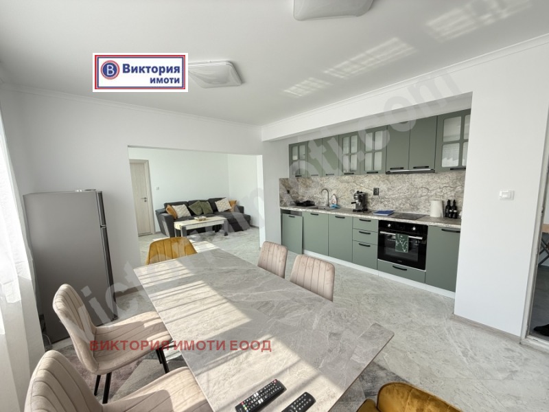 In vendita  2 camere da letto Veliko Tarnovo , Tsentar , 130 mq | 92398139