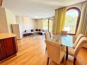 1 slaapkamer k.k. Zlatni pjasatsi, Varna