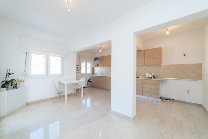 Продава МНОГОСТАЕН, гр. Бургас, Център, снимка 8 - Апартаменти - 54367729