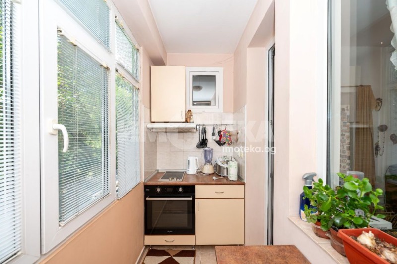 Продава ЕТАЖ ОТ КЪЩА, гр. Пловдив, Кършияка, снимка 6 - Етаж от къща - 51432621