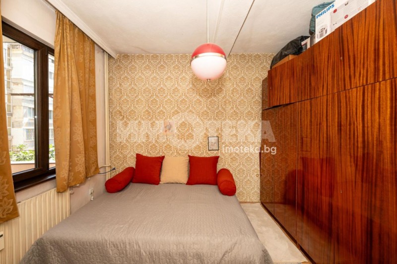 Продава ЕТАЖ ОТ КЪЩА, гр. Пловдив, Кършияка, снимка 10 - Етаж от къща - 51432621