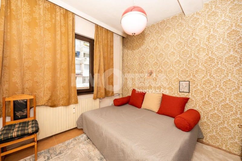 Продава ЕТАЖ ОТ КЪЩА, гр. Пловдив, Кършияка, снимка 9 - Етаж от къща - 51432621