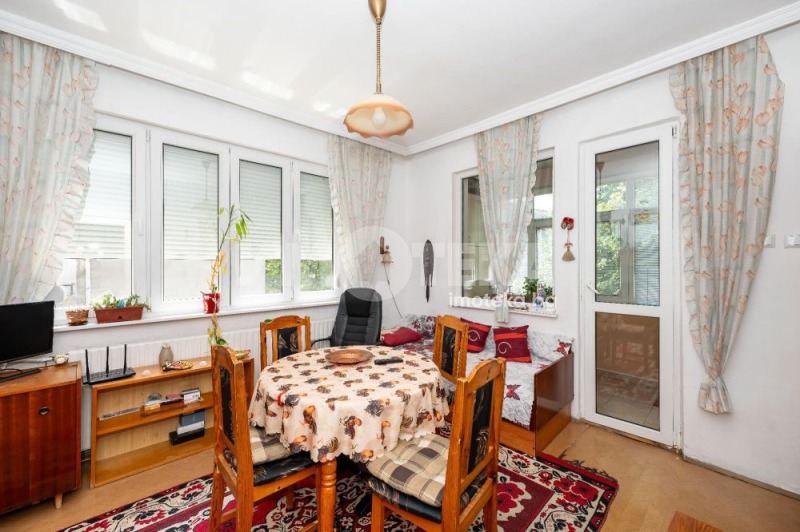 Продава ЕТАЖ ОТ КЪЩА, гр. Пловдив, Кършияка, снимка 2 - Етаж от къща - 51432621