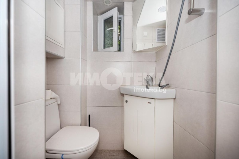 Продава ЕТАЖ ОТ КЪЩА, гр. Пловдив, Кършияка, снимка 14 - Етаж от къща - 51432621