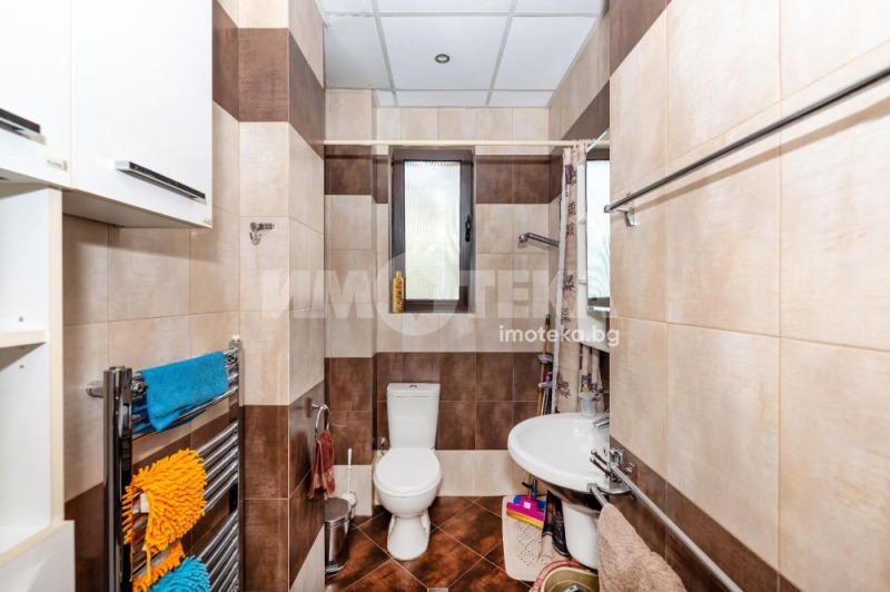 Продава ЕТАЖ ОТ КЪЩА, гр. Пловдив, Кършияка, снимка 11 - Етаж от къща - 51432621