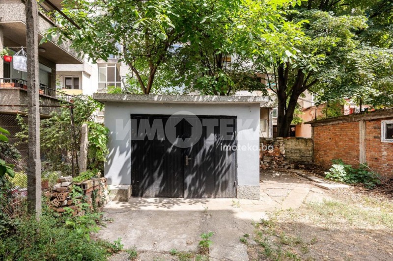 Продава ЕТАЖ ОТ КЪЩА, гр. Пловдив, Кършияка, снимка 15 - Етаж от къща - 51432621