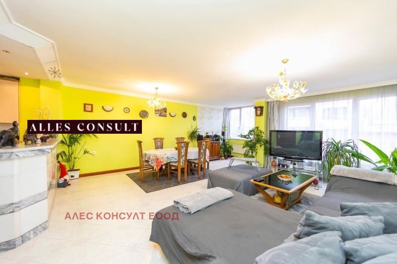 Продава  3-стаен, град София, Гео Милев •  470 000 EUR • ID 97147203 — holmes.bg - [1] 