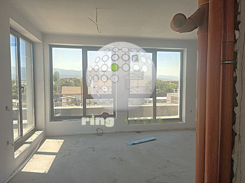 En venta  2 dormitorios Plovdiv , Mladezhki Jalm , 200 metros cuadrados | 22695837 - imagen [13]