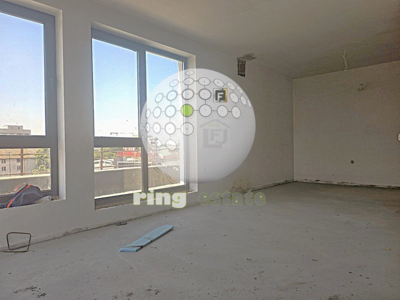 En venta  2 dormitorios Plovdiv , Mladezhki Jalm , 200 metros cuadrados | 22695837 - imagen [12]