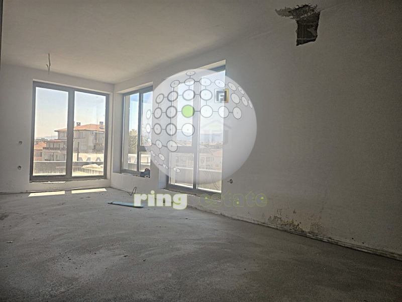 En venta  2 dormitorios Plovdiv , Mladezhki Jalm , 200 metros cuadrados | 22695837 - imagen [10]