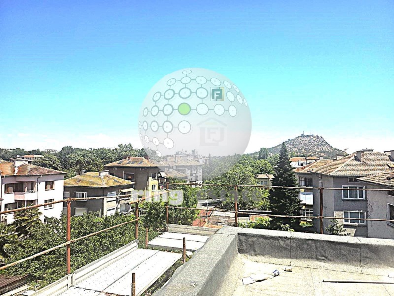 En venta  2 dormitorios Plovdiv , Mladezhki Jalm , 200 metros cuadrados | 22695837 - imagen [16]
