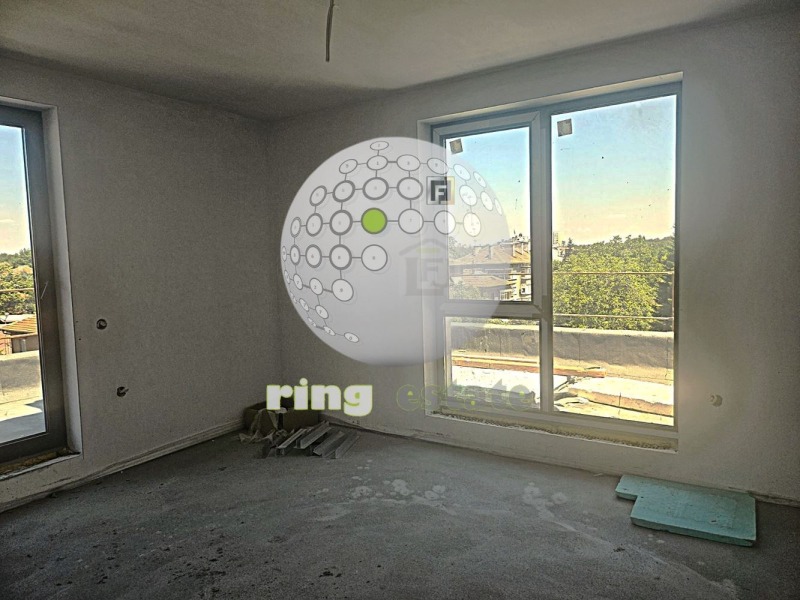 En venta  2 dormitorios Plovdiv , Mladezhki Jalm , 200 metros cuadrados | 22695837 - imagen [7]
