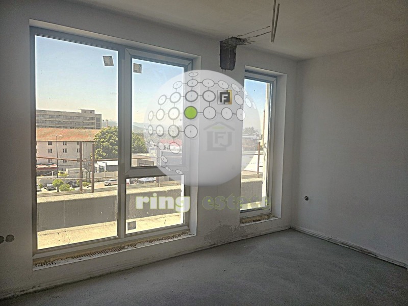 En venta  2 dormitorios Plovdiv , Mladezhki Jalm , 200 metros cuadrados | 22695837 - imagen [9]