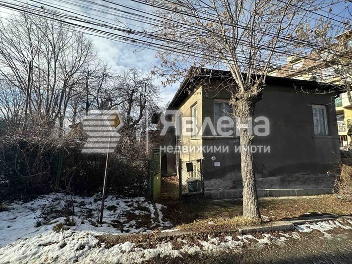 Продава КЪЩА, гр. Перник, Център