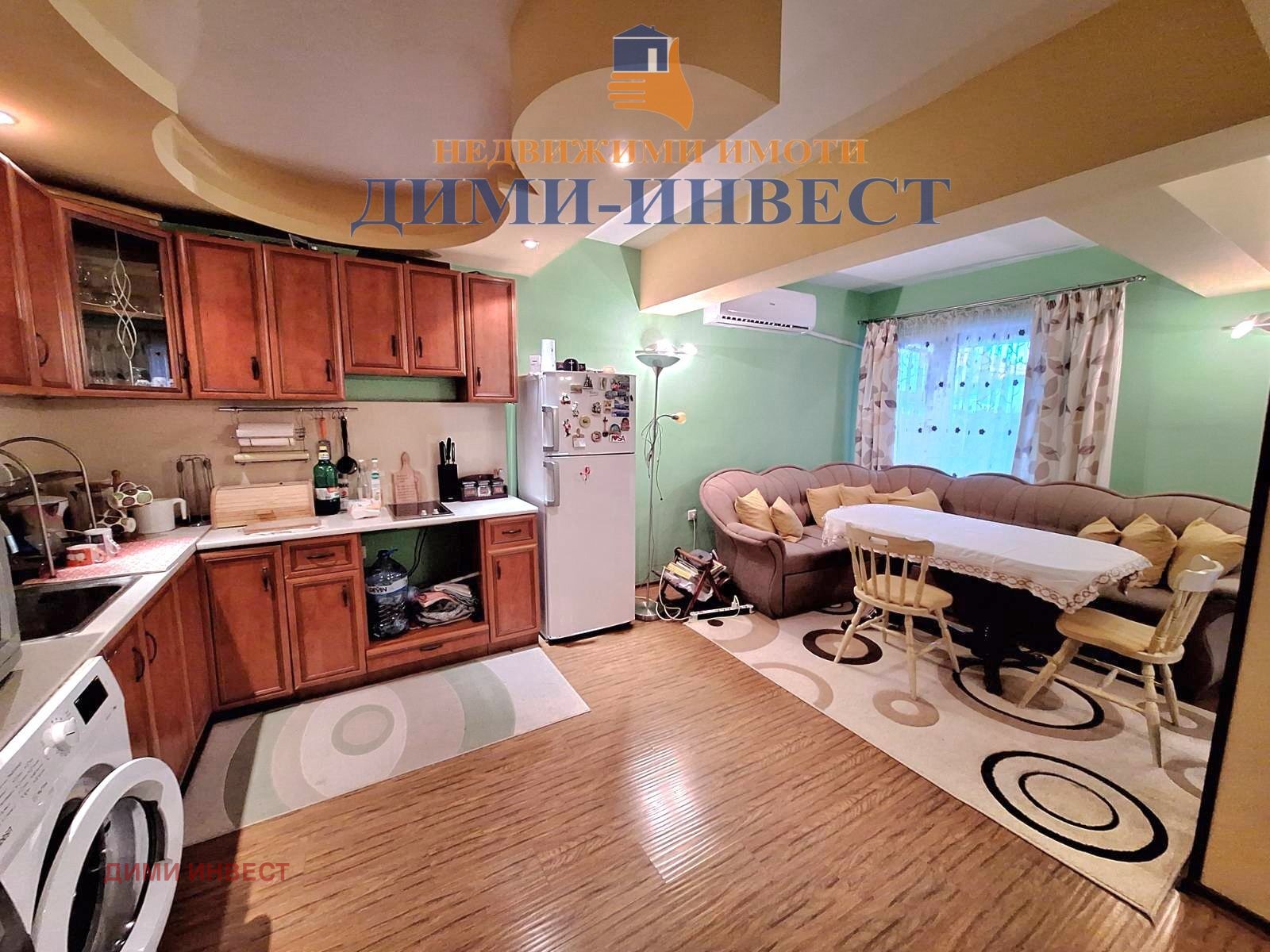 Продава КЪЩА, гр. Добрич, Христо Ботев, снимка 2 - Къщи - 52703820