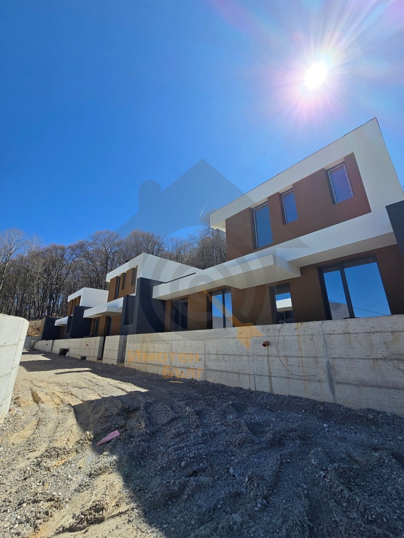 Продава КЪЩА в град София, в.з.Малинова долина - Герена - 190 кв.м / 499 990 € » 977 895.44 лв., ИМОТЕН ЦЕНТЪР БЪЛГАРИЯ 2021