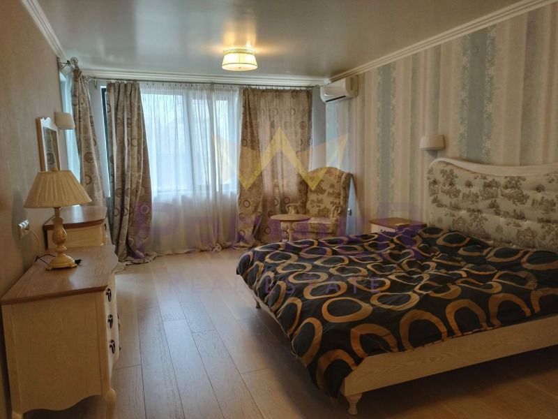 Продава  3-стаен град Варна , к.к. Св.Св. Константин и Елена , 180 кв.м | 12318438 - изображение [10]