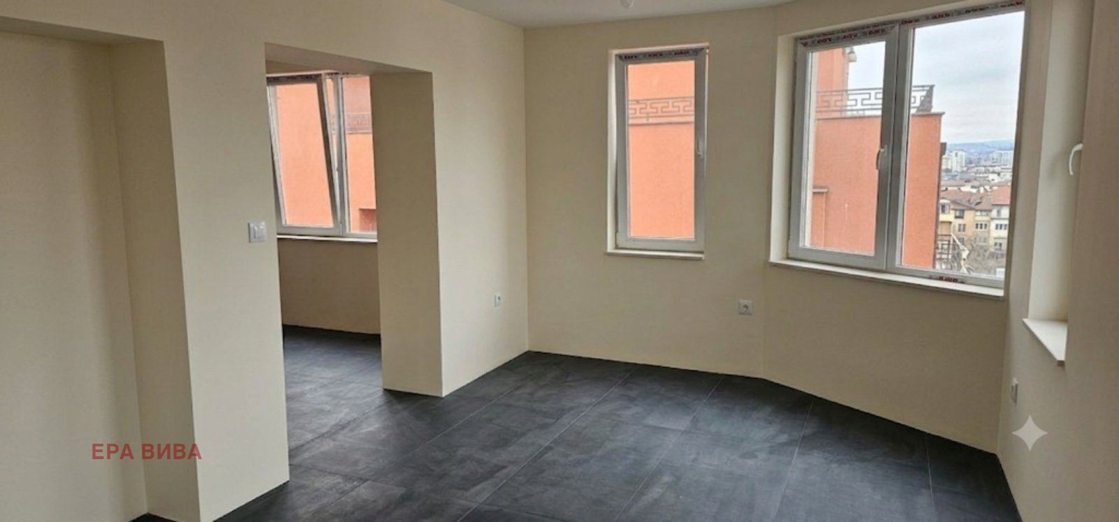 Продава 4-СТАЕН, гр. Варна, Гръцка махала, снимка 2 - Апартаменти - 55588228