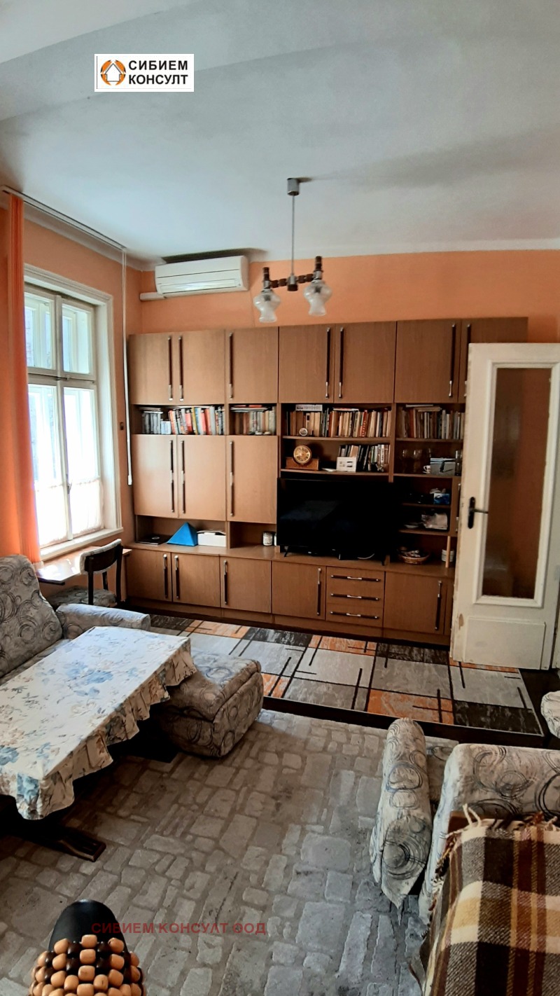 Продава  3-стаен град София , Център , 86 кв.м | 13400655 - изображение [2]