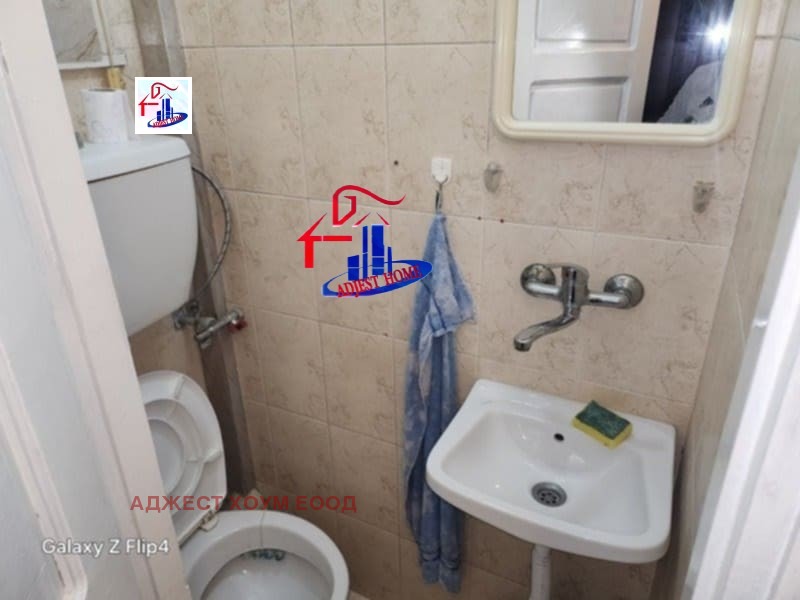 Продава ЕТАЖ ОТ КЪЩА, гр. Шумен, Център, снимка 6 - Етаж от къща - 50720749