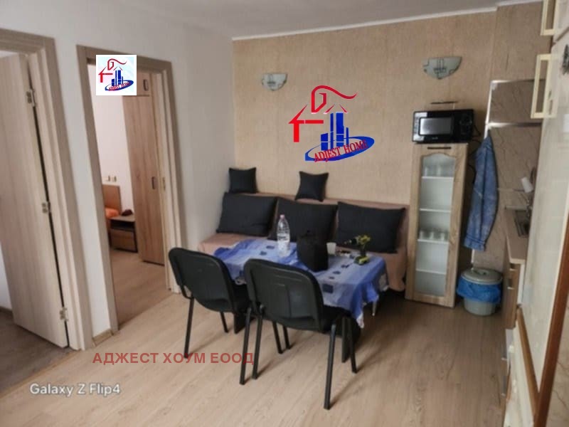 Продава ЕТАЖ ОТ КЪЩА, гр. Шумен, Център, снимка 2 - Етаж от къща - 50720749