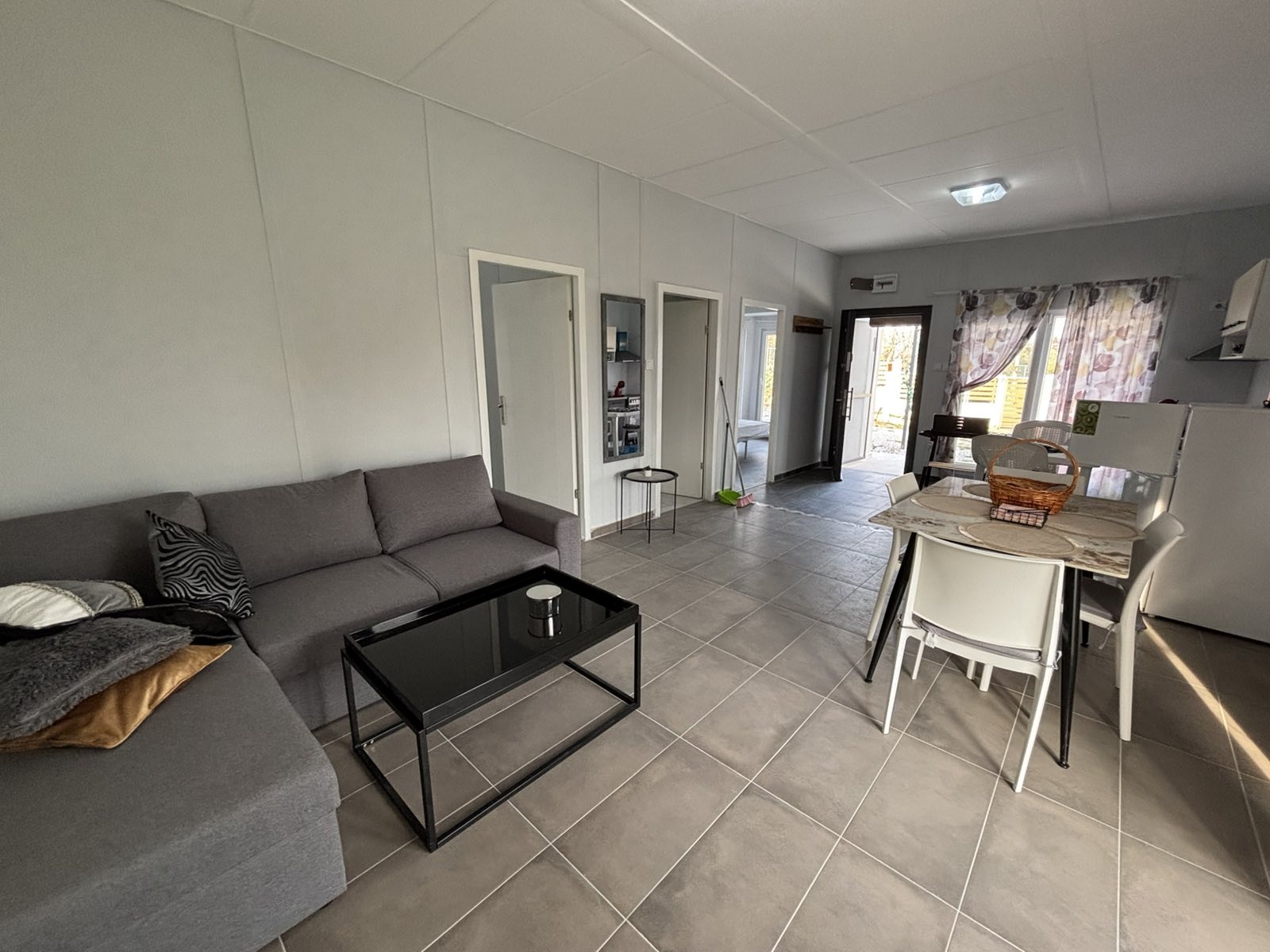 Продава КЪЩА, Извън страната, област Извън страната, снимка 2 - Къщи - 53932843